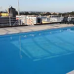 Apart Lisbon Pool Metro Garage Lägenhet *