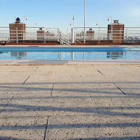Apart Lisbon Pool Metro Garage Apartment *