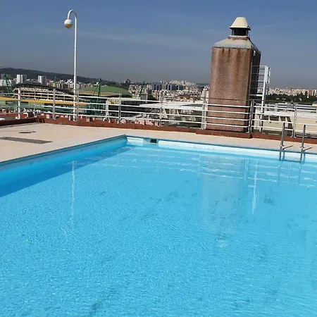 Apart Lisbon Pool Metro Garage
