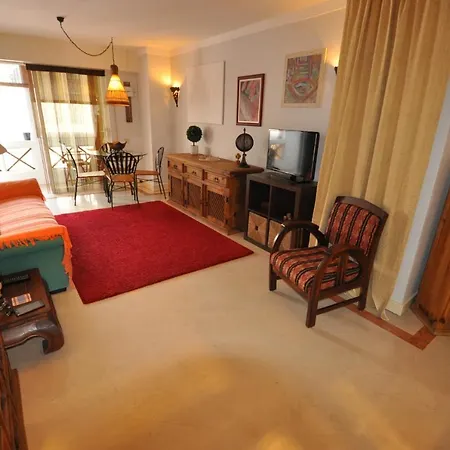 Pool Metro Garage * Lisboa